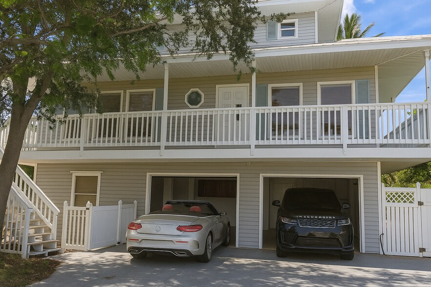 Building Photo - 2662 Riverview Dr