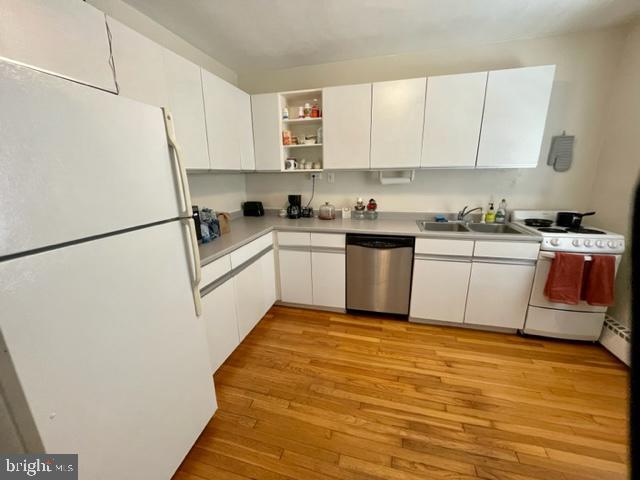 Building Photo - 225 Dewey Dr