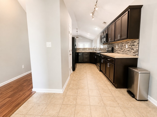 Building Photo - 10417 Leven Blvd