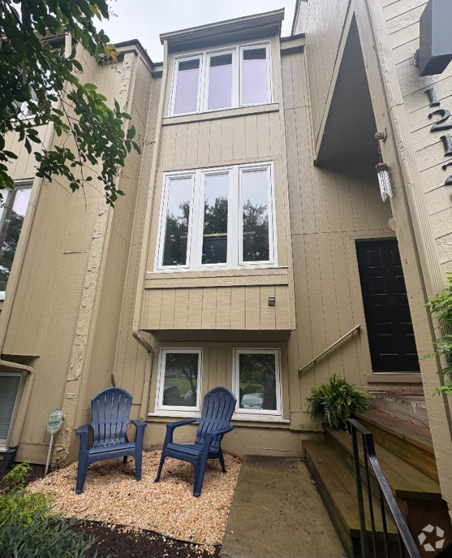 Building Photo - 12125 Shore View Dr
