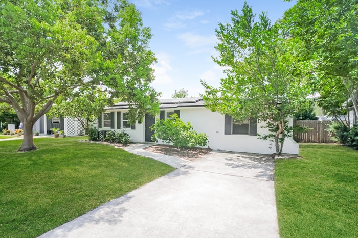 Building Photo - 174 Phoenetia Dr