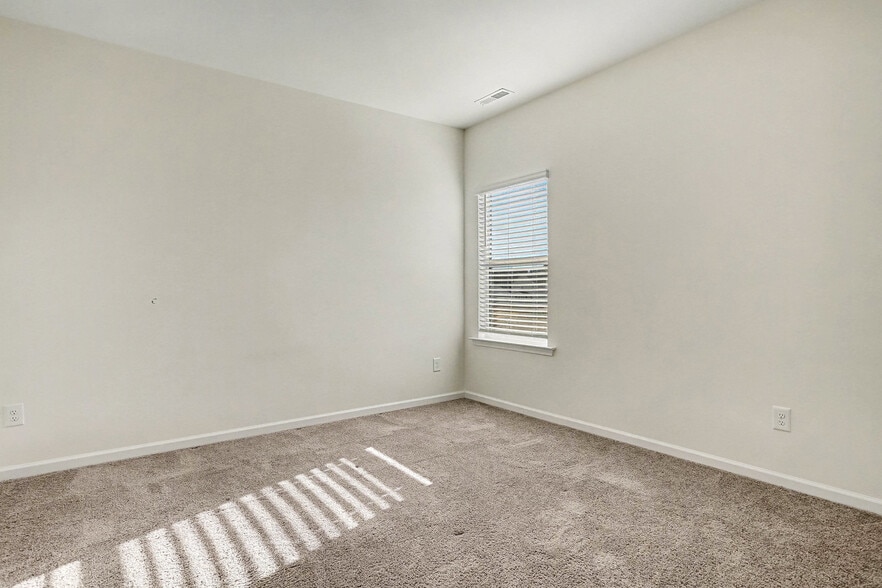 Building Photo - 103 W Tecoma Ln