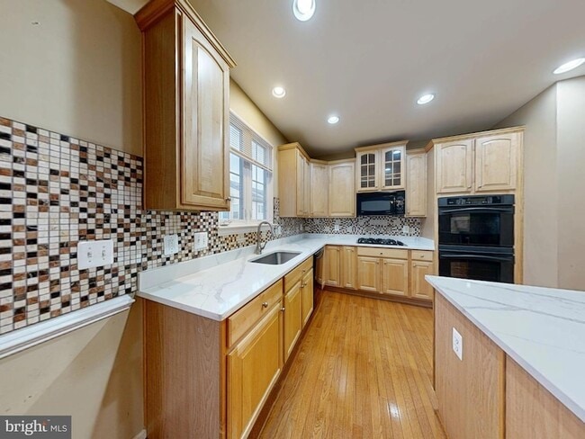 Building Photo - 9321 Hundith Hill Ct