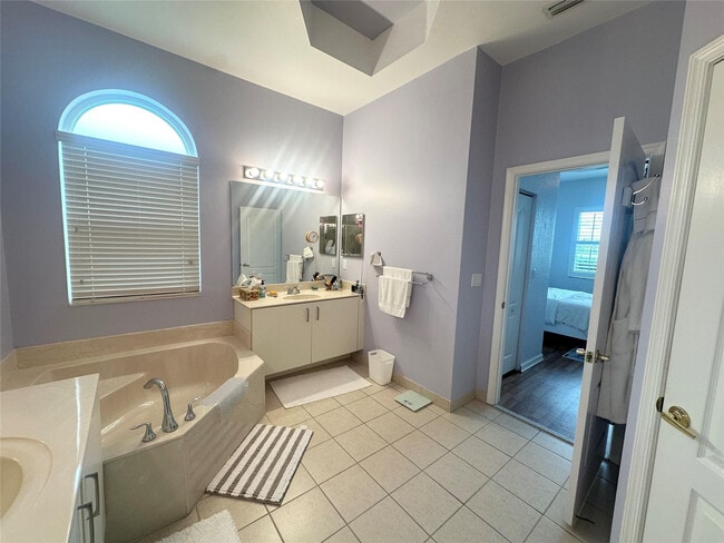 Building Photo - 6028 Santa Margarito Dr