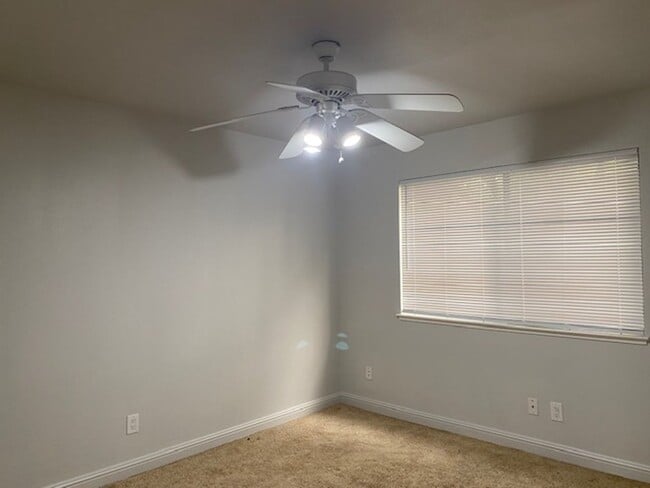 Building Photo - AVAILABLE NOW! Beautiful 2 Bedroom 2 Bath Condo in Citrus Heights!!!