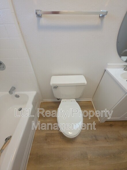 Building Photo - 27111 Wentworth Dr