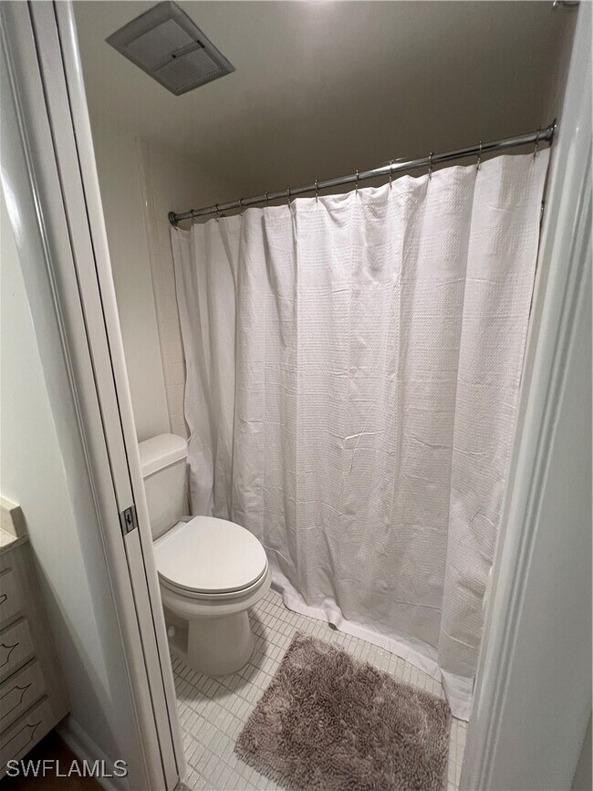 Building Photo - 3420 Gulf Shore Blvd N