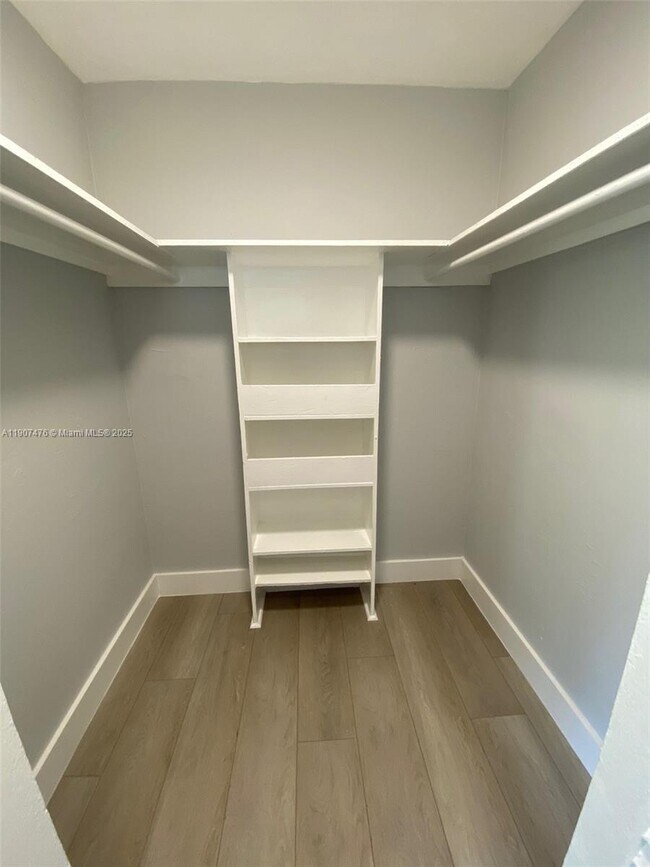 Building Photo - 1334 Alton Rd