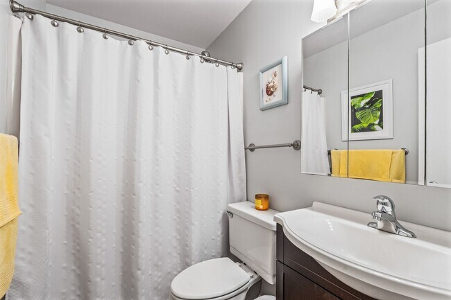 Building Photo - 11 Vis Gdns Trl
