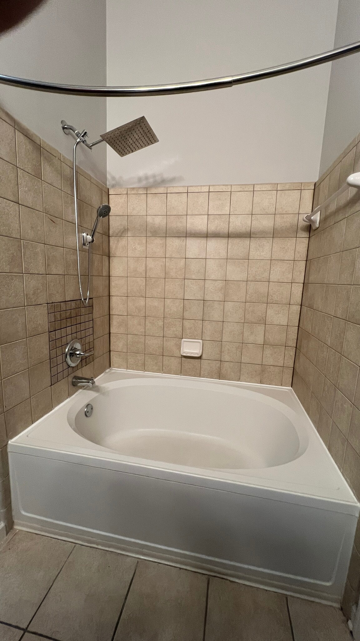Master Bath Tub - 401 16th St NW