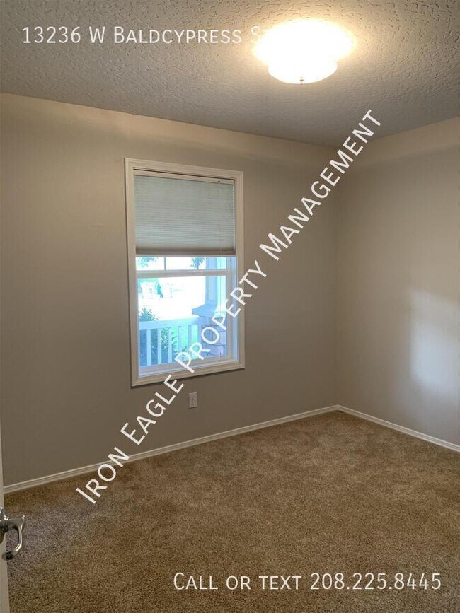 Building Photo - 13236 W Baldcypress St