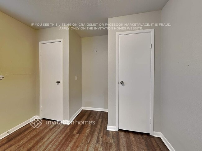 Building Photo - 743 S Iowa Ave