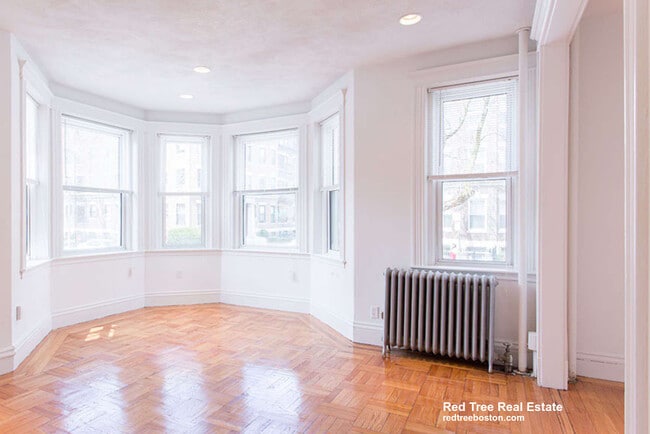 Building Photo - 19 Peterborough St