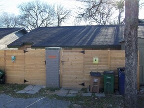 Building Photo - Four plex in South Austin, Westgate area - 1 bedroom and 1 bathroom