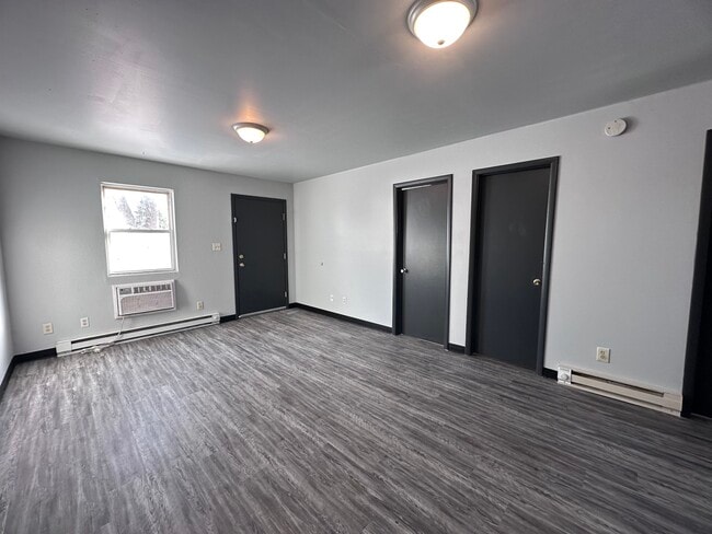 Building Photo - 301-3 Victor-