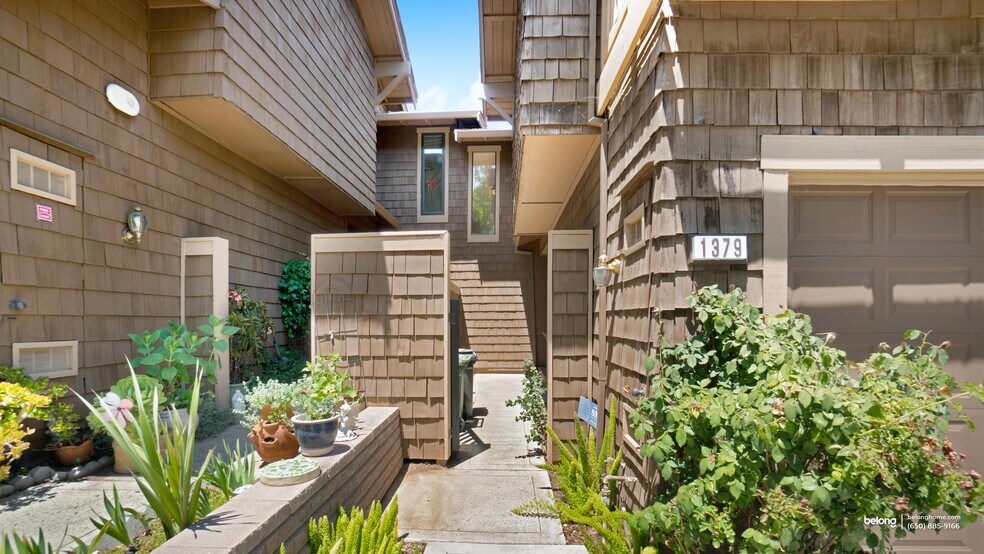Building Photo - 1379 Ocaso Camino