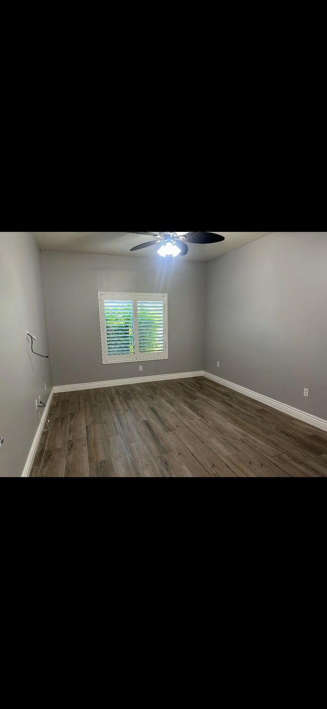 Building Photo - 5450 E Deer Valley Dr