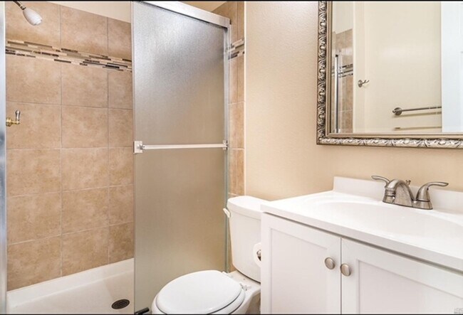 Building Photo - Solar - Huge Savings - 4 Bedrooms - 3 Bath...