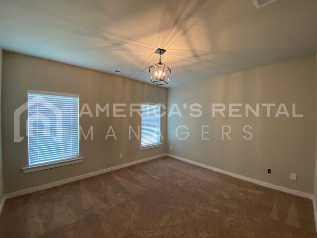 Building Photo - 115 Avalon Wy