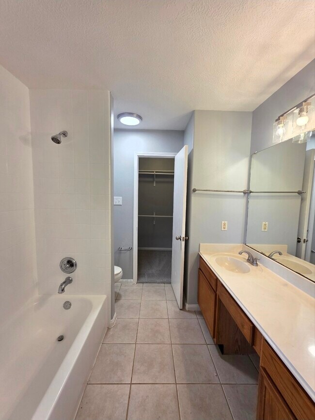 Building Photo - 6606 Highwind Bend Ln