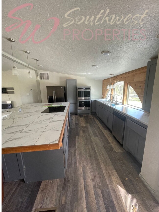 Building Photo - 3 Bedroom 2 Bathroom in the country!