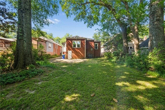 Building Photo - 1213 Cameron Ct NE