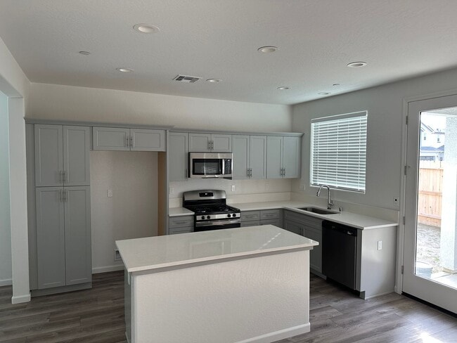 Building Photo - Lovely newer home on a corner lot!