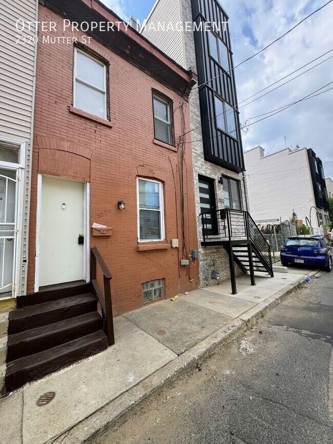 Building Photo - 2320 Mutter St