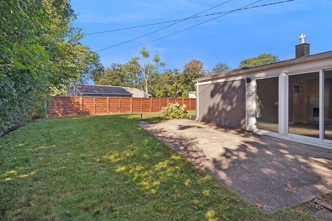 Building Photo - 1321 Heatherfield Ln