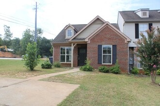 Building Photo - 2 bed, 2 bath townhome in Calera