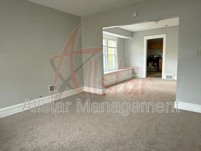 Building Photo - 3018 E 125th St