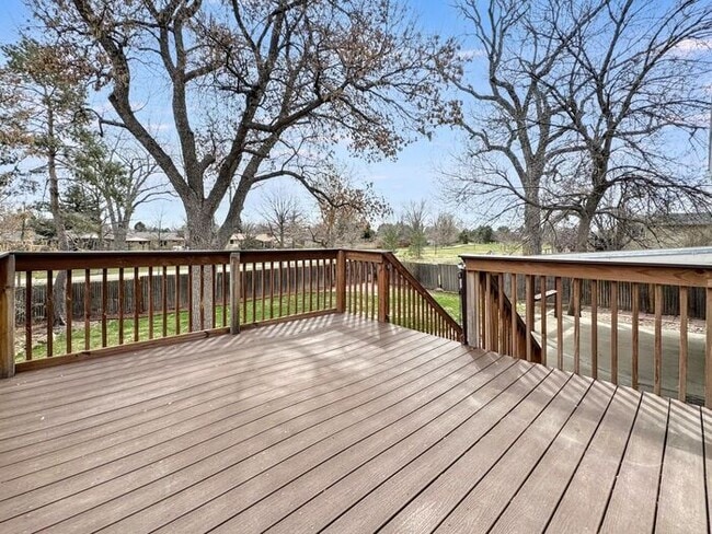 Building Photo - Spacious 4-Bedroom Home with Modern Amenit...