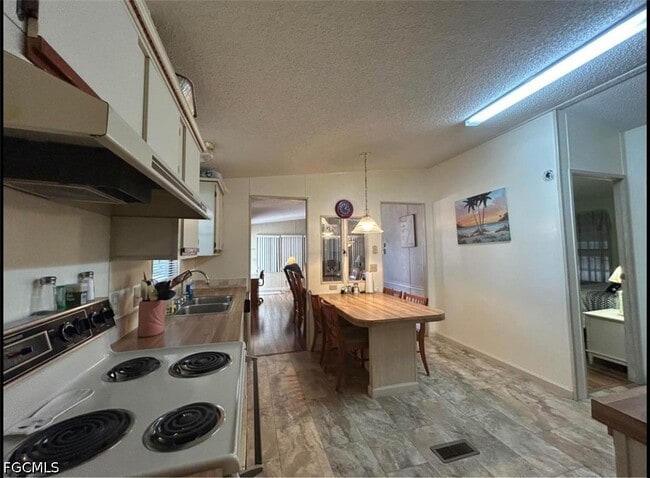 Building Photo - 571 Sunrise Ln