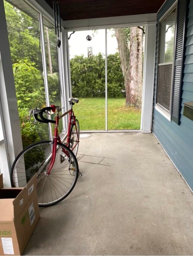 Building Photo - 85 Briggs St