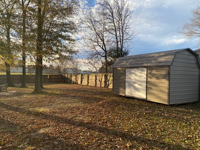 Building Photo - 116 Westpark St