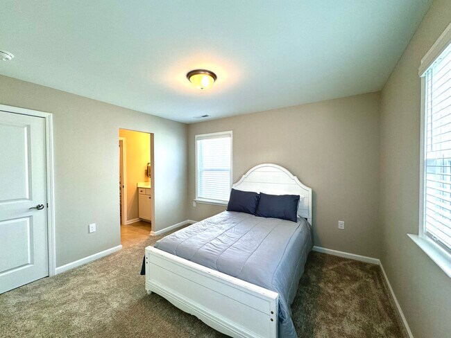 Building Photo - 321 Heritage Regency Dr