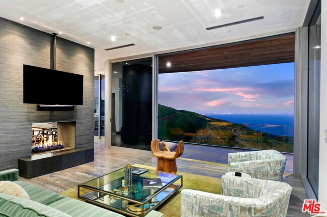 Building Photo - 21766 Azurelee Dr