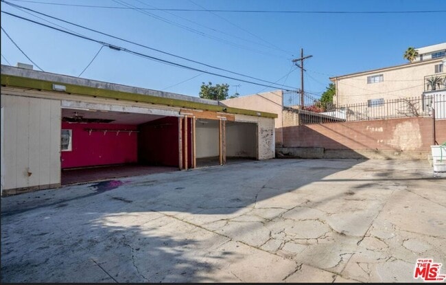 Building Photo - 955 S Ardmore Ave