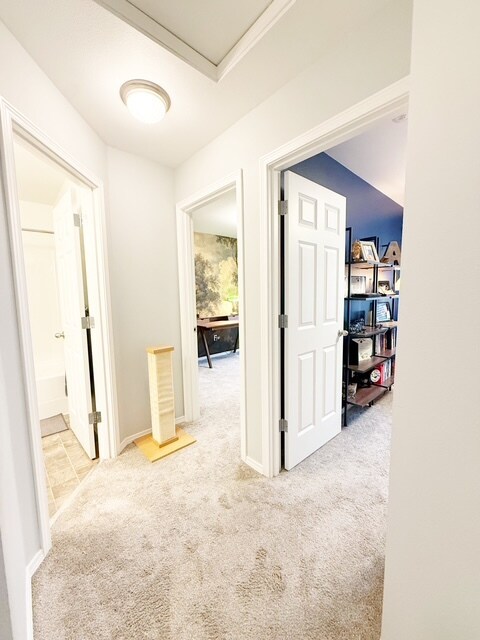 Building Photo - 275 NE Miramar Cir