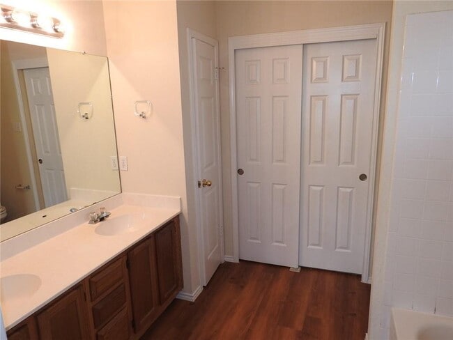 Building Photo - 1108 Brashear Ln