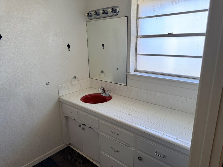 Building Photo - 4252 Candy Ln