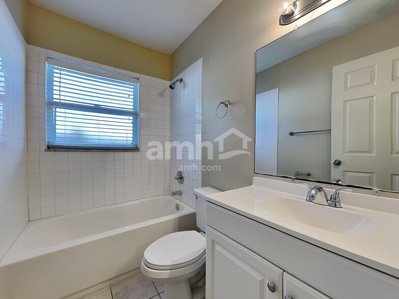 Building Photo - 29643 Morwen Pl