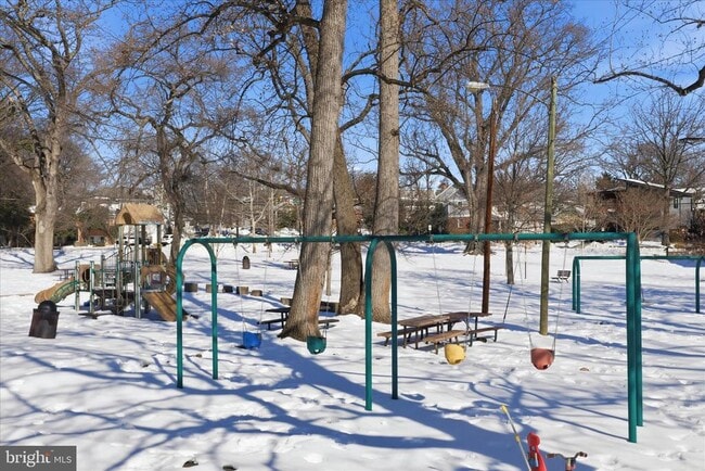 Building Photo - 511 N Fillmore St