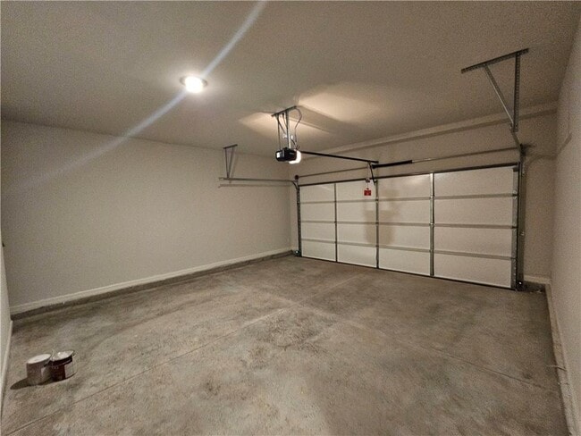Building Photo - 27 Berryville Dr