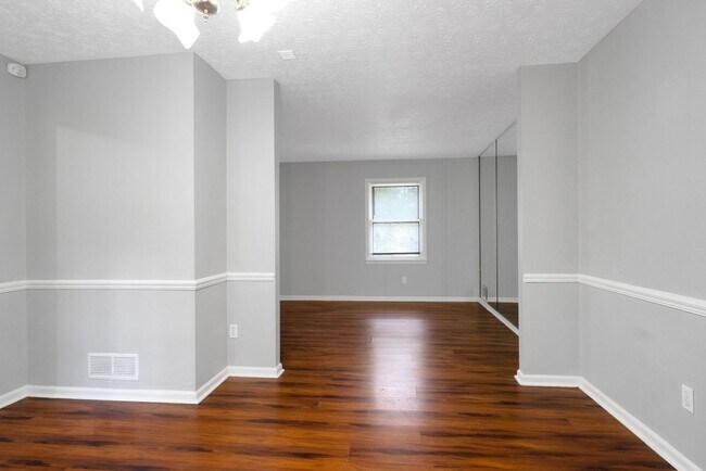 Building Photo - Spacious 4BR House in Lawrenceville