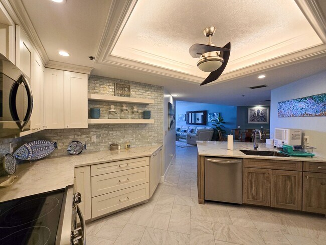 Building Photo - Paradise Found! 13th Floor Condo 3/2