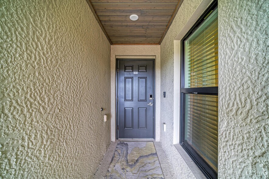Building Photo - 5557 Palmer Cir