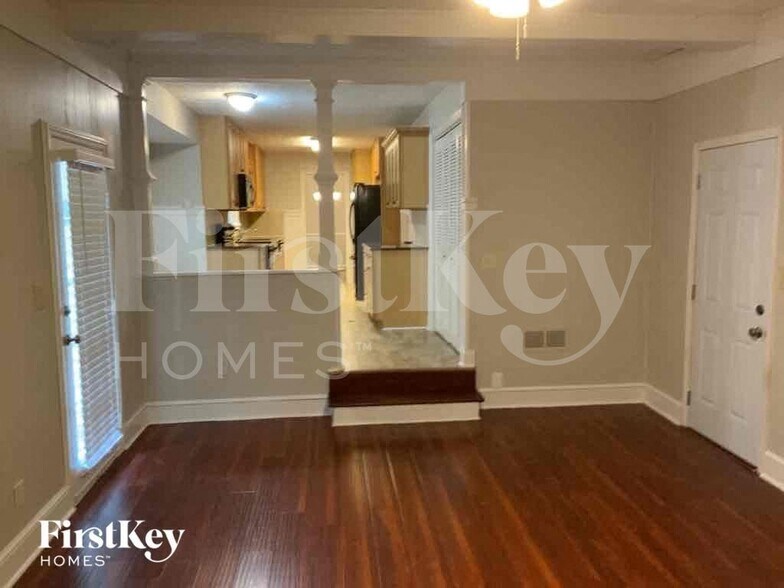 Building Photo - 5659 Fern Creek Dr SW