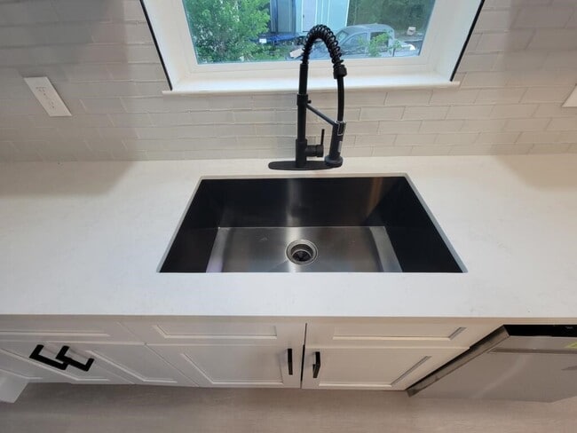 Building Photo - 4505 Kress St