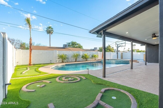 Building Photo - 1643 W Griswold Rd